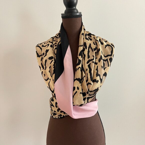 New Gucci Oversize Shawl Animal Print Pink Silk Wrap Scarf - Picture 13 of 16